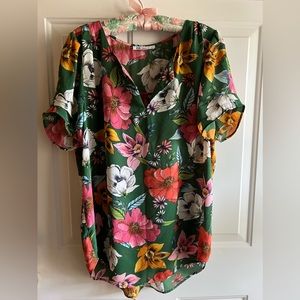NWOT Women’s Short Sleeve DR2 Floral Blouse Size Large